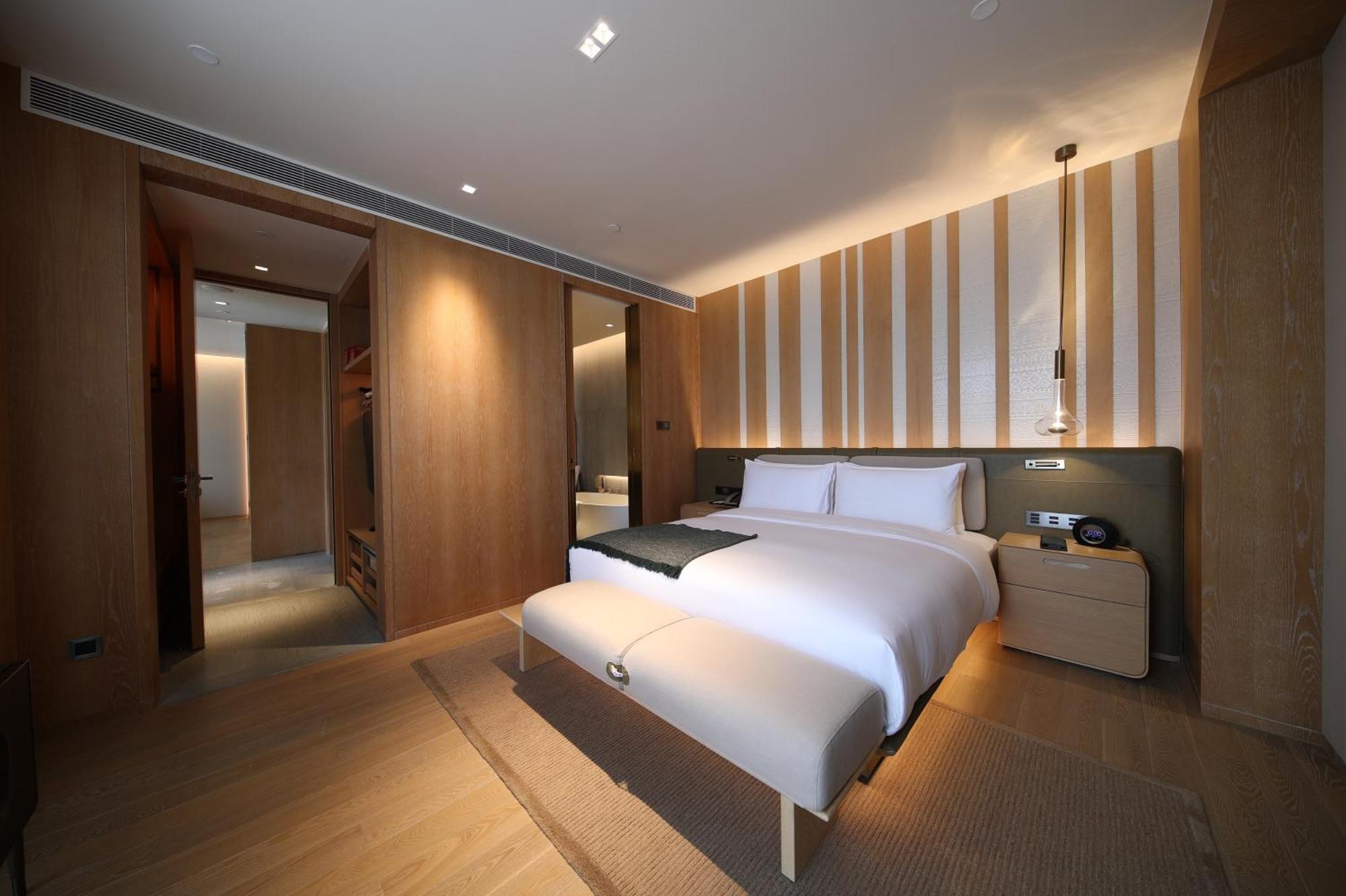 Joyze Hotel Xiamen, Curio Collection By Hilton Экстерьер фото