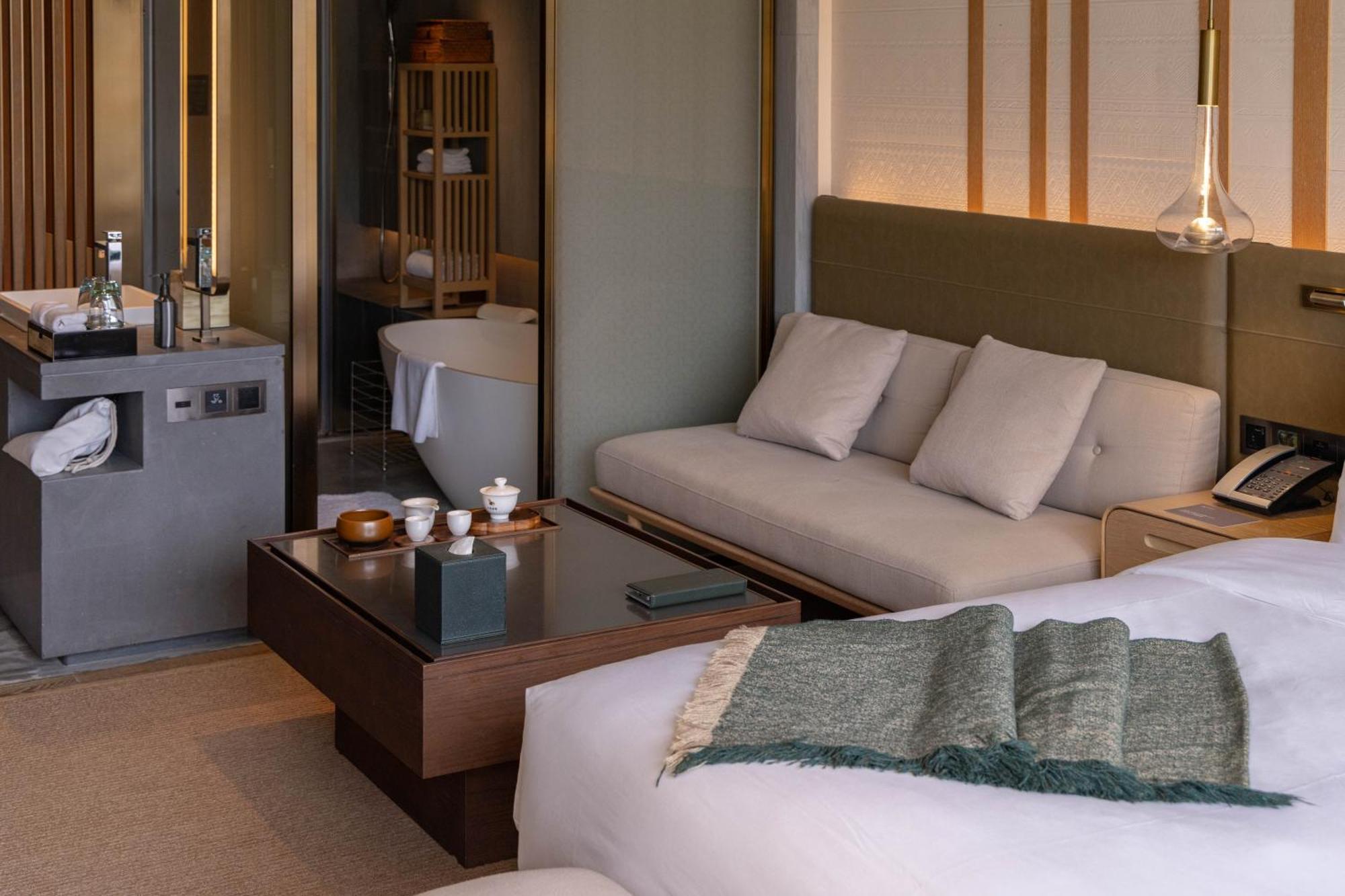 Joyze Hotel Xiamen, Curio Collection By Hilton Экстерьер фото